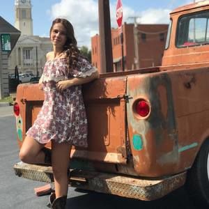 Meet your Posher, Hailey